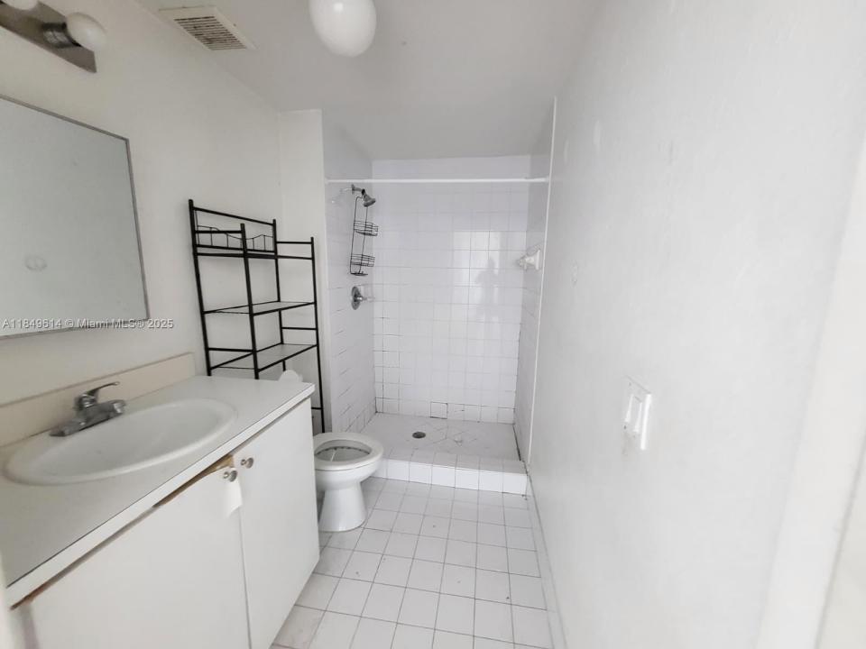 120 SW 8th Ave 1108, Miami, Florida 33130