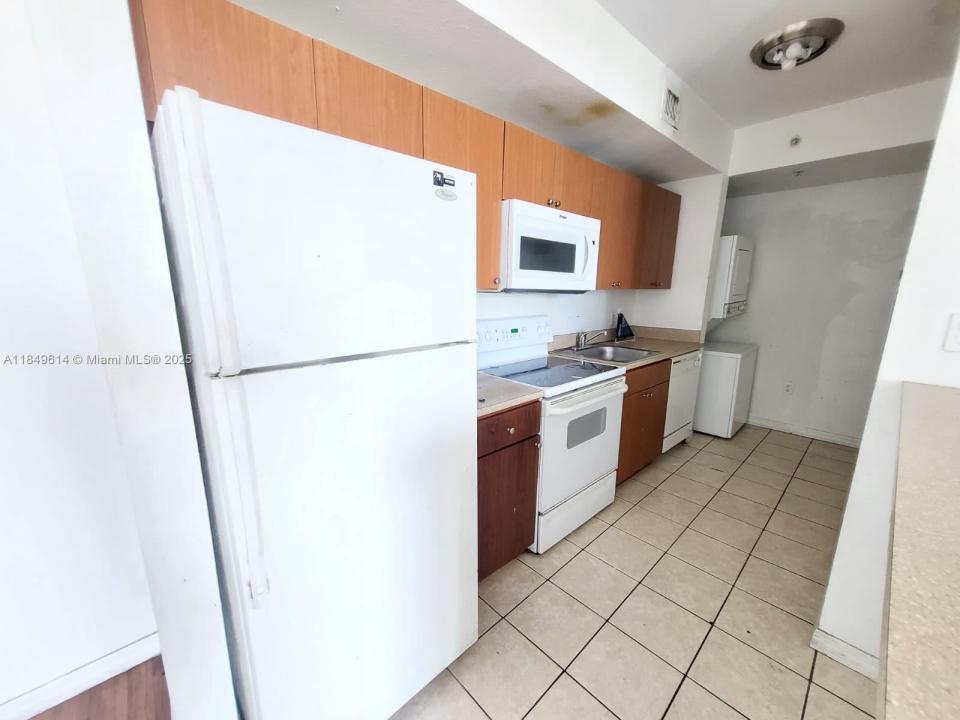 120 SW 8th Ave 1108, Miami, Florida 33130