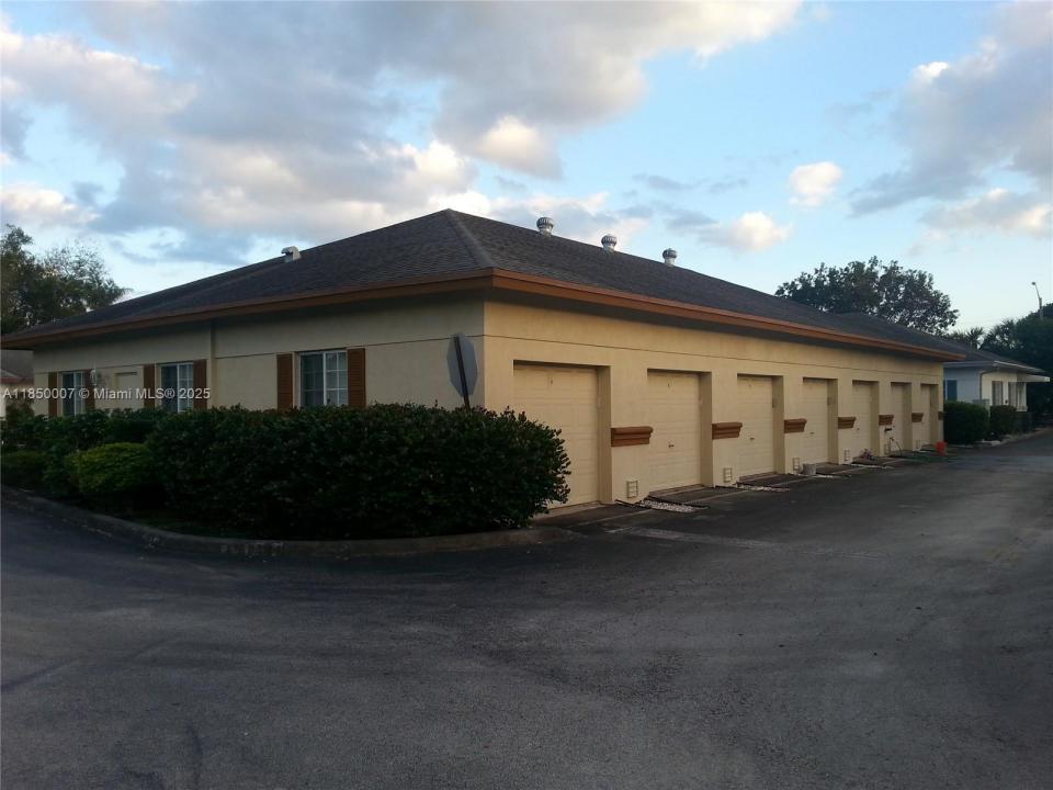 6100 Boulevard Of Champions, North Lauderdale, Florida 33068, USA