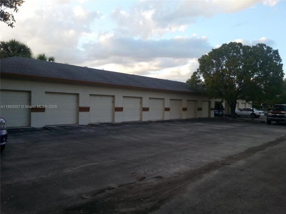 6100 Boulevard Of Champions, North Lauderdale, Florida 33068, USA