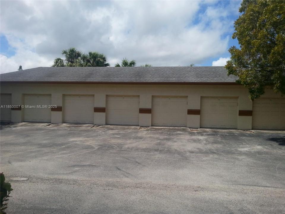 6100 Boulevard Of Champions, North Lauderdale, Florida 33068, USA