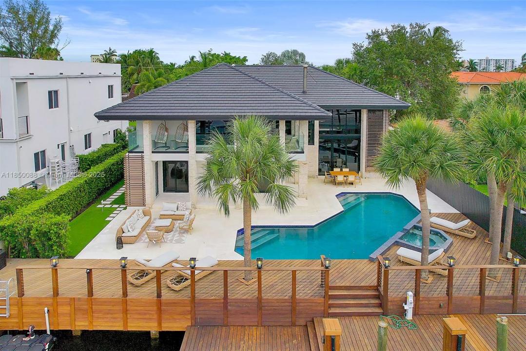 3343 NE 166th St, North Miami Beach, Flórida 33160, Estados Unidos