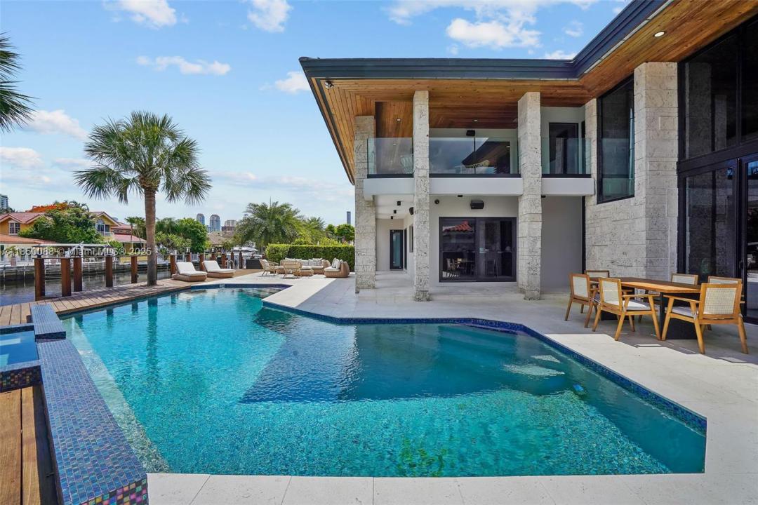 3343 NE 166th St, North Miami Beach, Flórida 33160, Estados Unidos