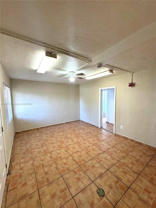 420 NW 10th St 9, Miami, 佛罗里达州 33136, 美国