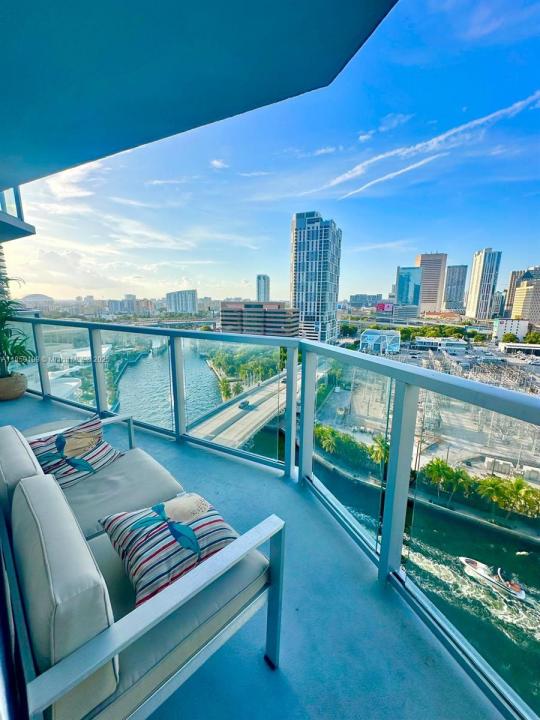 185 SW 7th St 1505, Miami, Florida 33130, Stati Uniti