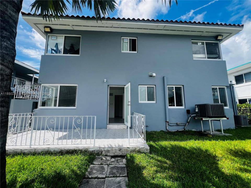 2045 Calais Dr 6, Miami Beach, Flórida 33141, Estados Unidos
