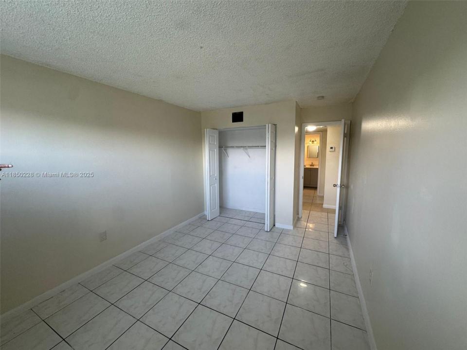 3600 NW 21st St 208, Lauderdale Lakes, פלורידה 33311, ארצות הברית של אמריקה 