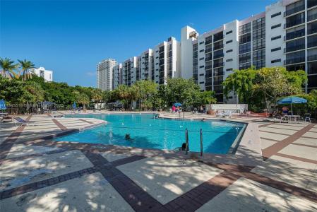 16909 N Bay Rd 305, Sunny Isles Beach, Florida 33160, USA