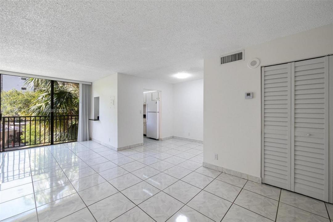 16909 N Bay Rd 305, Sunny Isles Beach, Florida 33160, Estados Unidos