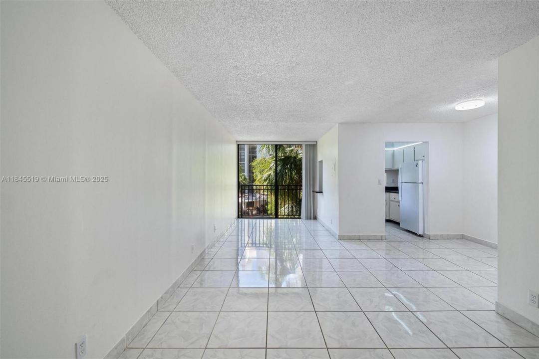 16909 N Bay Rd 305, Sunny Isles Beach, Florida 33160, Estados Unidos