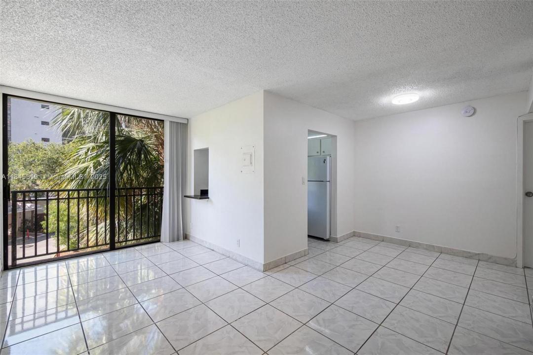 16909 N Bay Rd 305, Sunny Isles Beach, Florida 33160, Estados Unidos
