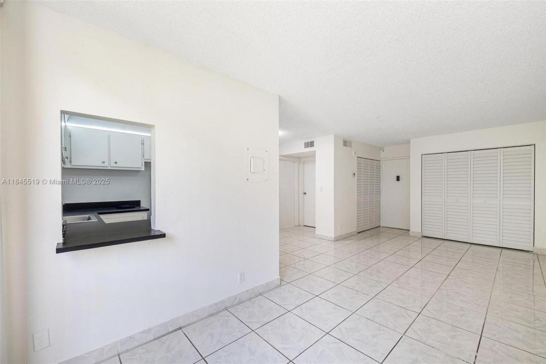 16909 N Bay Rd 305, Sunny Isles Beach, Florida 33160, Estados Unidos