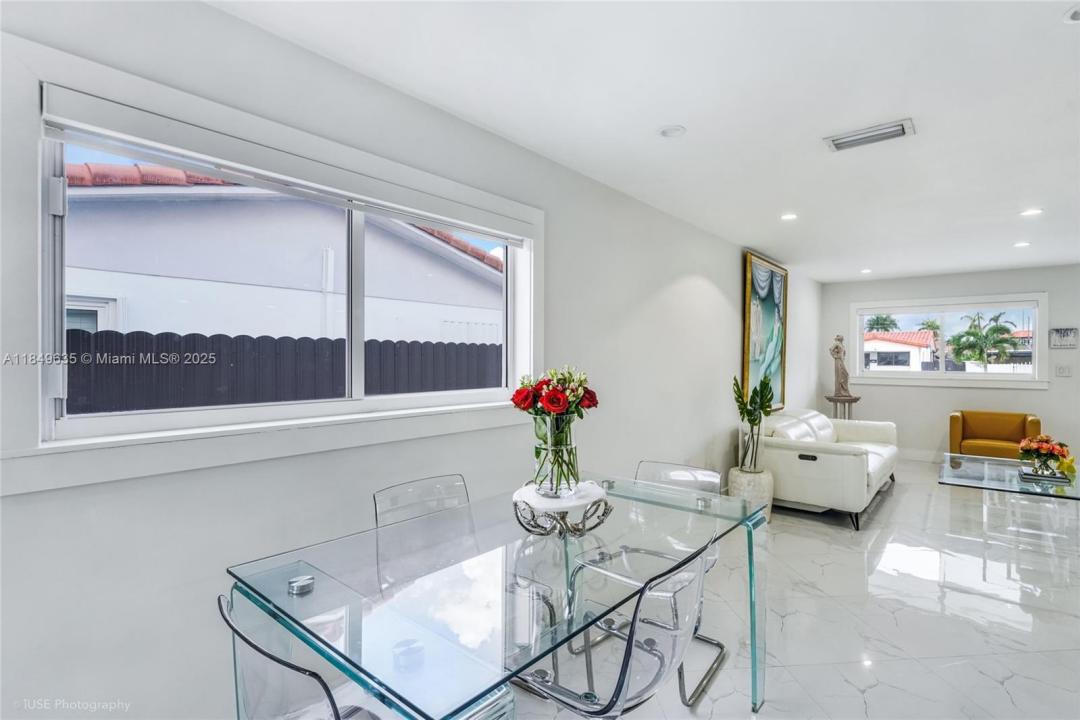 10333 SW 6th St, Sweetwater, フロリダ 33174, アメリカ合衆国