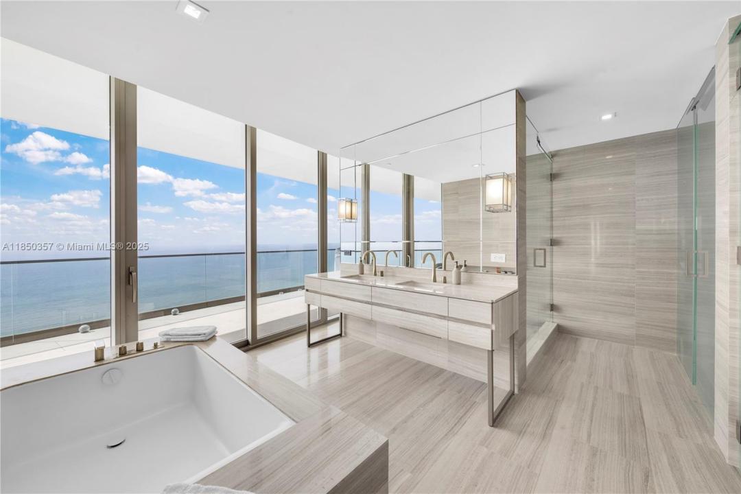18975 Collins Ave 1500, Sunny Isles Beach, פלורידה 33160, ארצות הברית של אמריקה