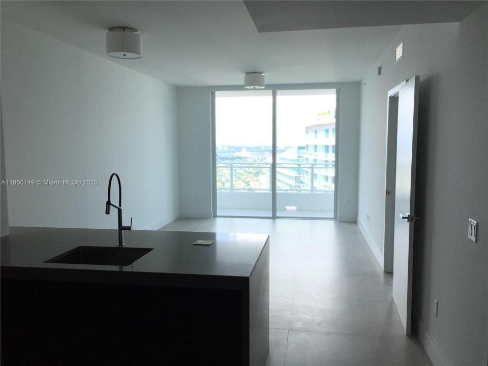 1080 Brickell Ave 4107, Miami, Florida 33131, USA