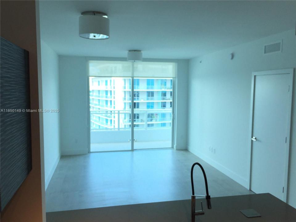 1080 Brickell Ave 4107, Miami, Florida 33131, USA