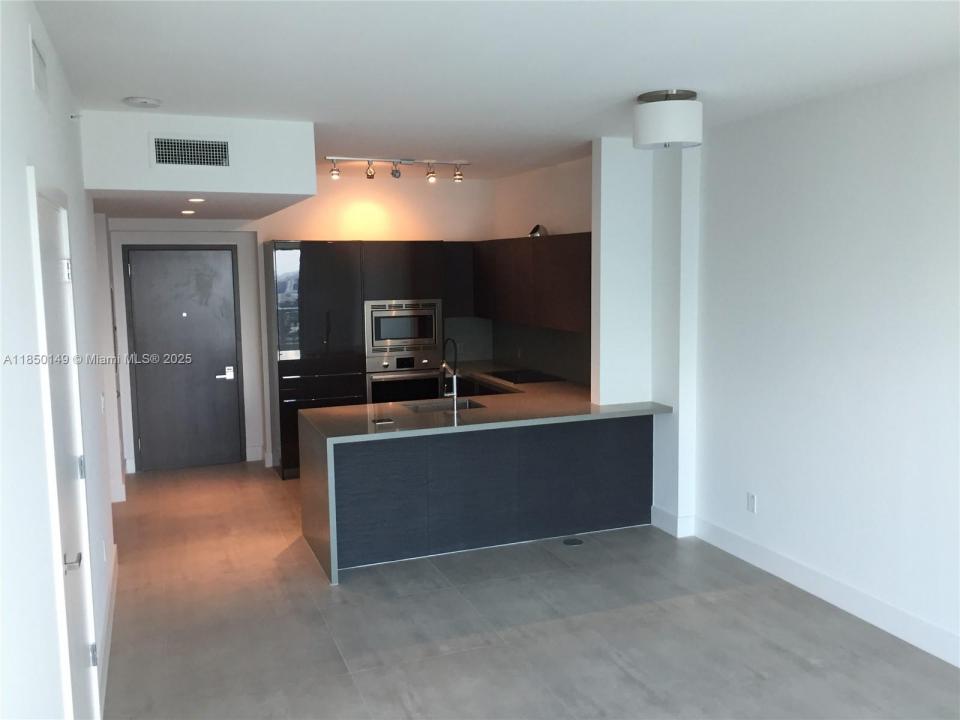 1080 Brickell Ave 4107, Miami, Florida 33131, USA