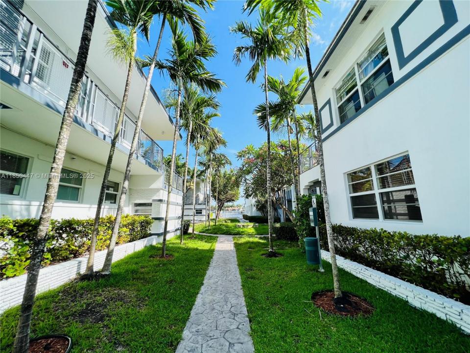 946 Bay Dr 11, Miami Beach, フロリダ 33141, アメリカ合衆国