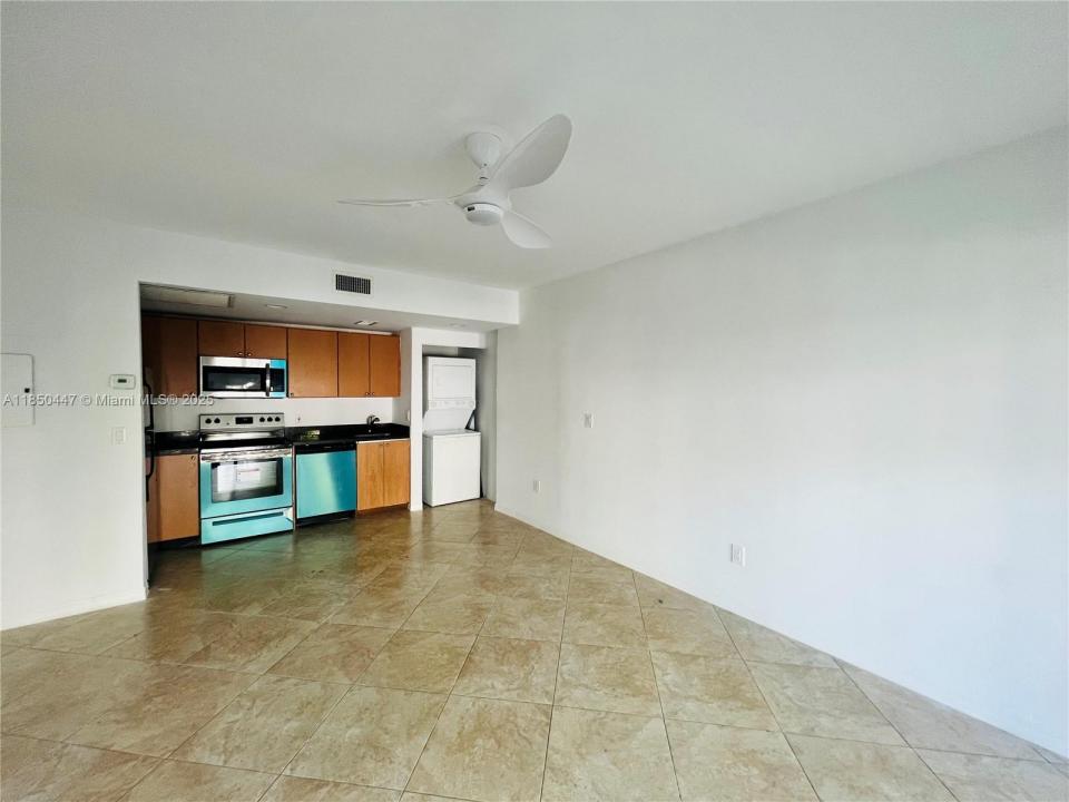 946 Bay Dr 11, Miami Beach, フロリダ 33141, アメリカ合衆国