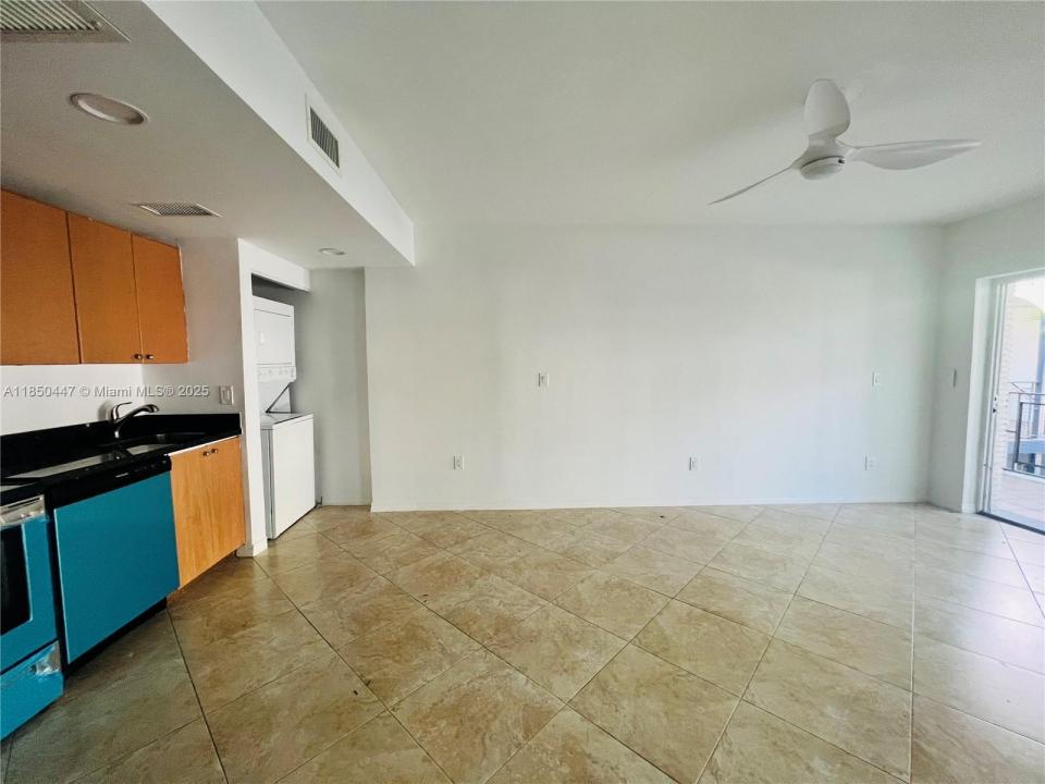 946 Bay Dr 11, Miami Beach, フロリダ 33141, アメリカ合衆国