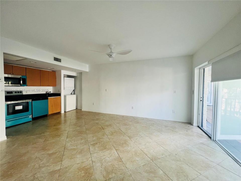 946 Bay Dr 11, Miami Beach, フロリダ 33141, アメリカ合衆国