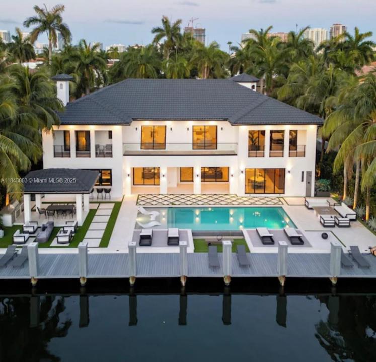 131 Royal Palm Dr, Fort Lauderdale, פלורידה 33301, ארצות הברית של אמריקה 