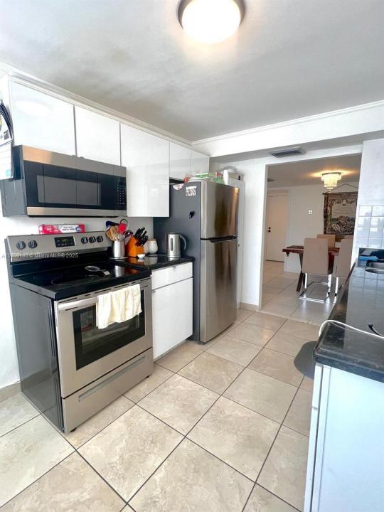 100 Golden Isles Dr 406, Hallandale Beach, Florida 33009, Stati Uniti