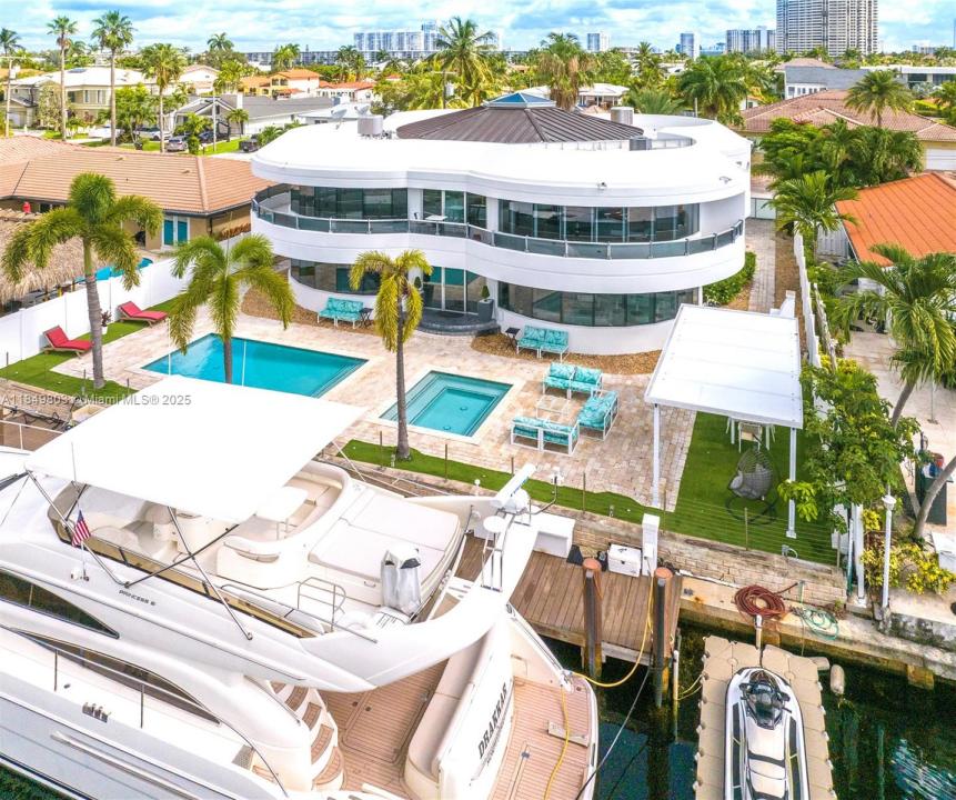 3344 NE 167th St, North Miami Beach, Flórida 33160, Estados Unidos