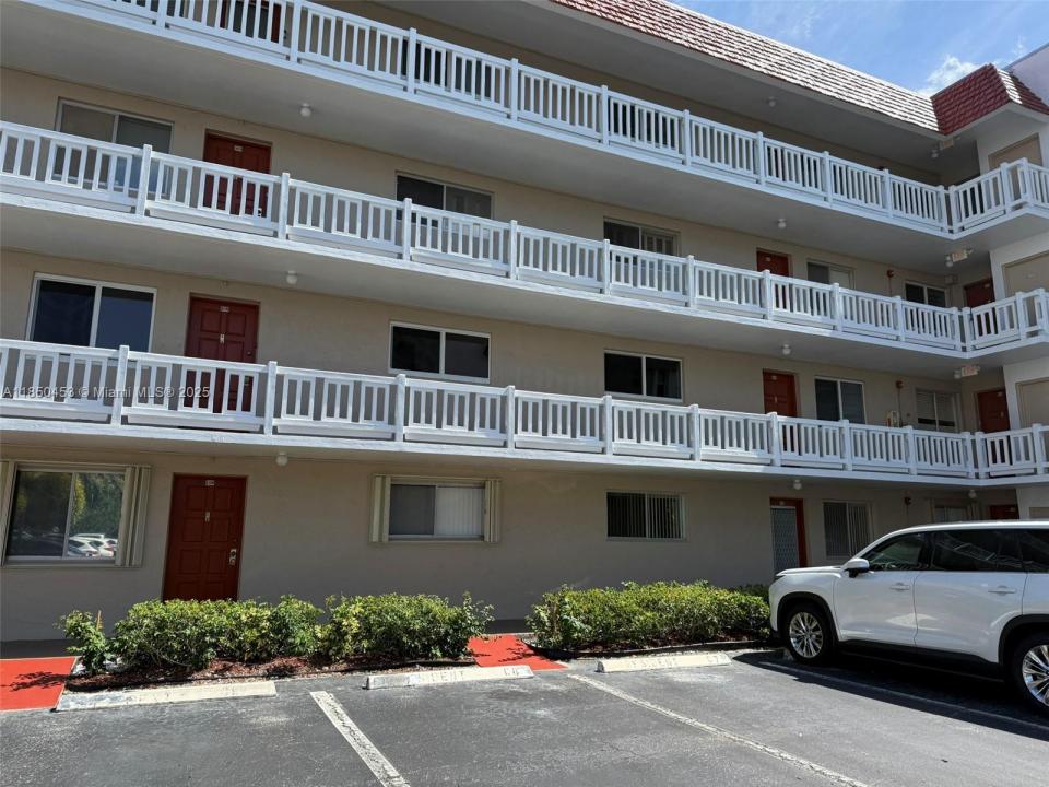3581 Inverrary Dr 108, Lauderhill, Florida 33319, Estados Unidos