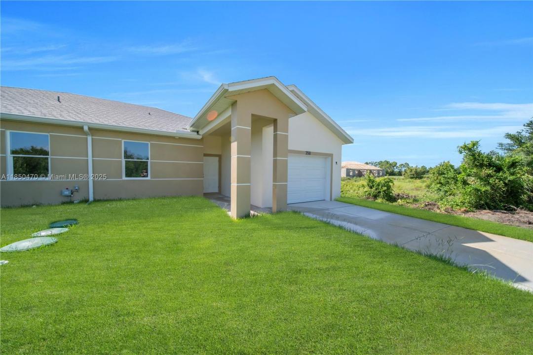 350-352 Pullman ST, Lehigh Acres, Florida 33974, Estados Unidos