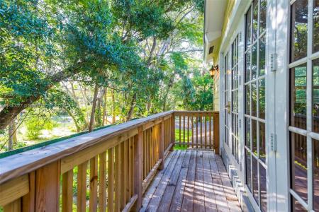 2221 SW 28th Way, Fort Lauderdale, Florida 33312, USA
