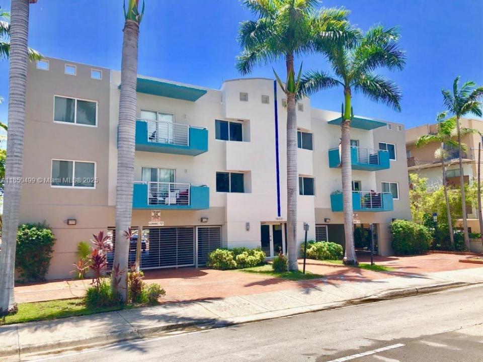 16851 NE 35TH AVE 37, North Miami Beach, Florida 33160, HOA KỲ