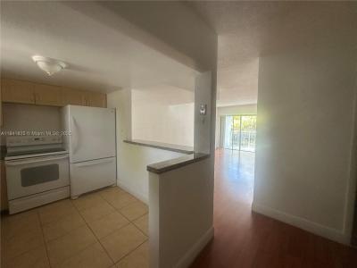 9375 Fontainebleau Blvd L222, Miami, Florida 33172, USA