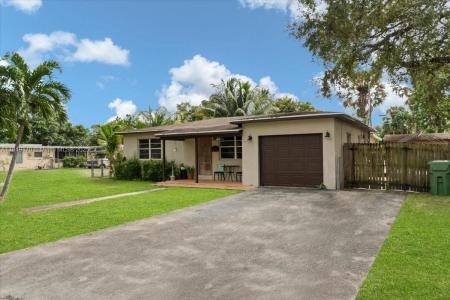 6616 SW 2nd Ct, Pembroke Pines, Florida 33023, USA