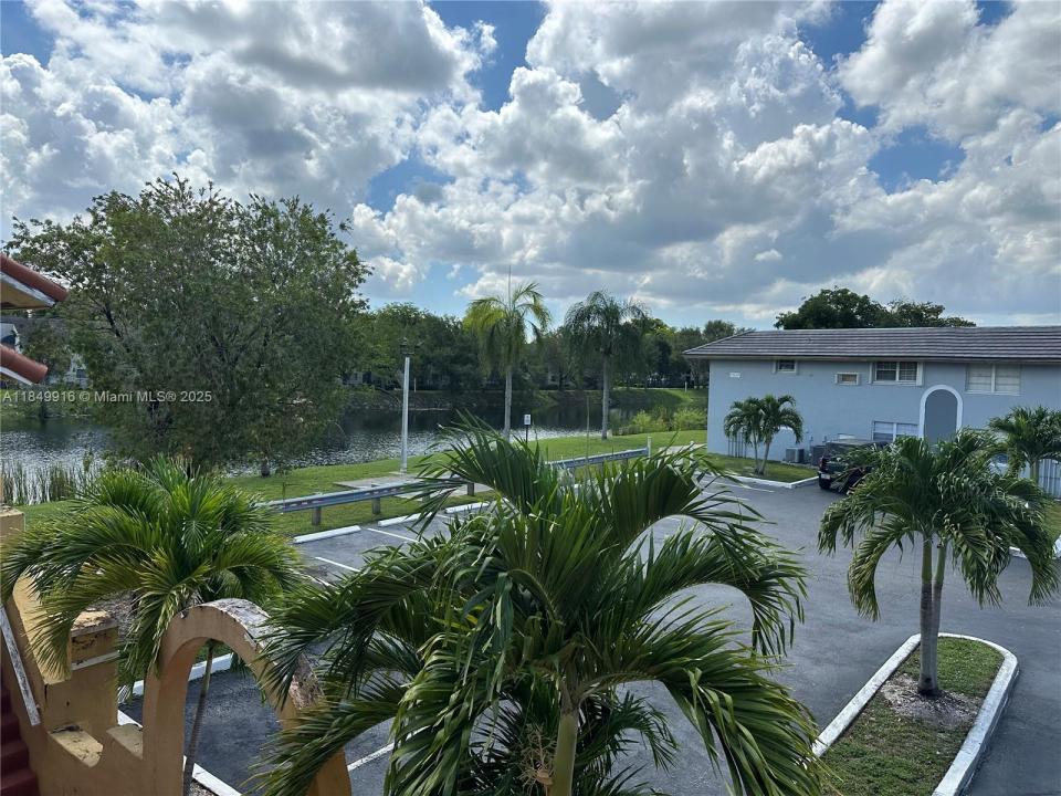 15635 SW 74th Cir Dr 10, Miami, Florida 33193