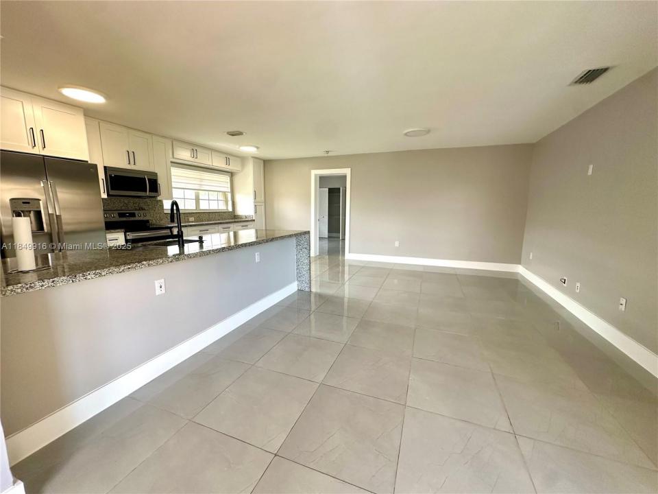15635 SW 74th Cir Dr 10, Miami, Florida 33193