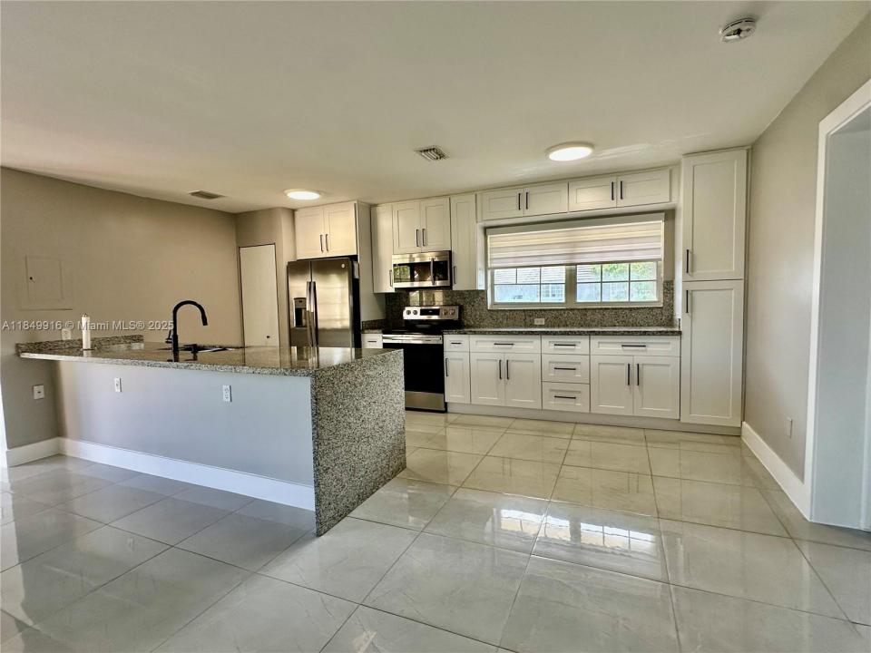 15635 SW 74th Cir Dr 10, Miami, Florida 33193