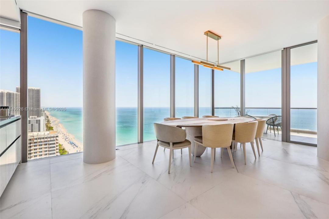 2000 S Ocean Dr 28A, Hallandale Beach, Floryda 33009, USA