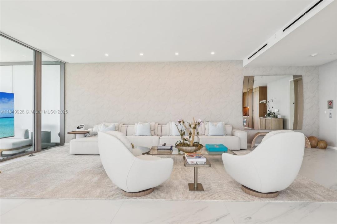 2000 S Ocean Dr 28A, Hallandale Beach, Floryda 33009, USA