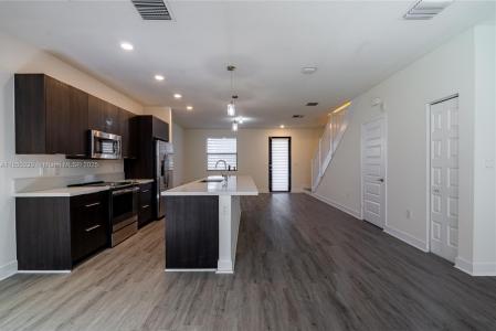 10443 NW 82nd St 6, Doral, Florida 33178, USA