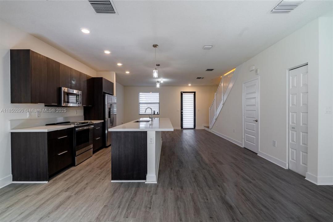 10443 NW 82nd St 6, Doral, Florida 33178