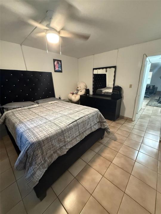 4655 Palm Ave 209, Hialeah, Florida 33012, Stati Uniti