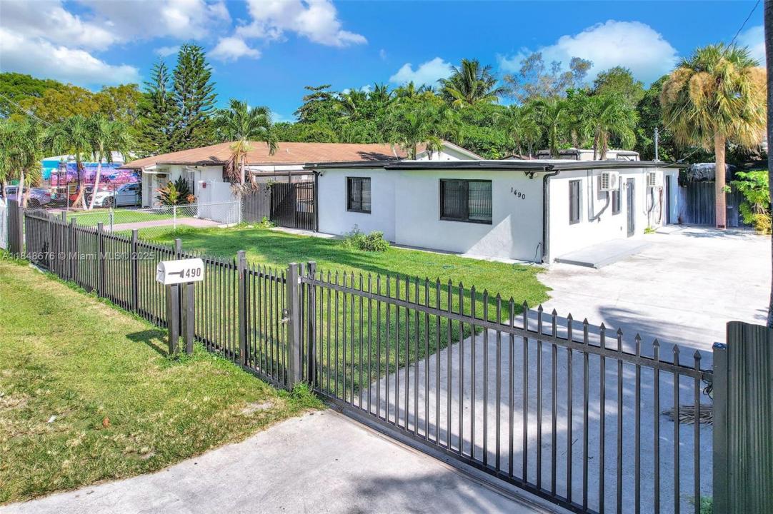 1490 NE 147th St, Miami, Flórida 33161, Estados Unidos
