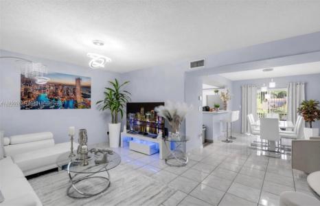 8401 SW 107th Ave 311E, Miami, Florida 33173, USA