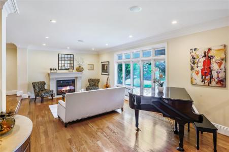 61 Lakeshore Drive, Eastchester, New York 10709