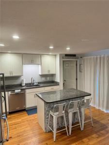 30 Shagbark Road, Narragansett, Род Айленд 02882, Соединенные Штаты