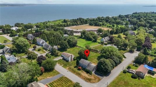 78 Cornelius Drive, Portsmouth, RI 02871, USA