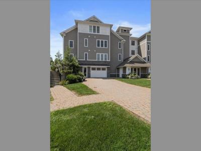 7 Compass Way D101, Westerly, RI 02891, USA