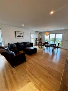 433 Wolcott Avenue, Middletown, Rhode Island 02842, USA