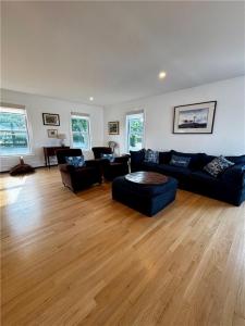 433 Wolcott Avenue, Middletown, RI 02842, USA